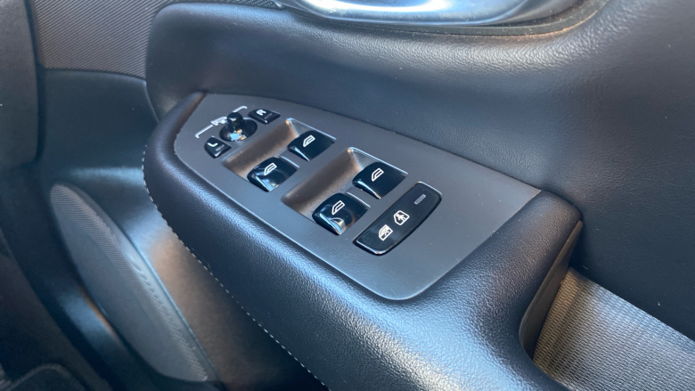 Volvo XC90 2.0 B5D [235] Plus Dark 5dr AWD Geartronic Diesel Estate